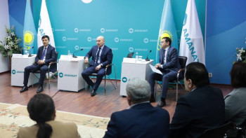 Фотография к новости: ҰЭМ басшысы Ақмола облысының мәслихат депутаттарымен кездесті