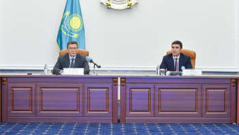 Фотография к новости: СҚО әкімі Сурдлимпиаданың жеңімпазына пәтер кілтін табыс етті