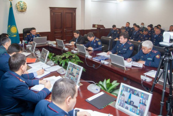 Фотография к новости: Мерекеге байланысты полиция күшейтілген жұмыс режиміне көшті