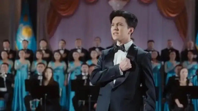 Димаш Құдайберген Қазақстанның әнұранын орындады