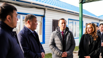 Фотография к новости: Депутат Шымкенттегі құрылысы аяқталмаған Оқушылар сарайына барды