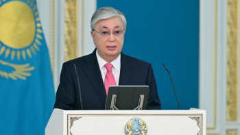 Фотография к новости: Президент қазақстандықтарды Рождество мерекесімен құттықтады