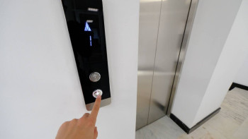 Фотография к новости: Алматыда 100-ге жуық үйдің лифті ауыстырылды