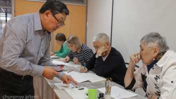 Фотография к новости: Жұмысқа орналасу. 50 жастан асқандар  130-дан астам курсты тегін оқи алады