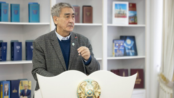 Фотография к новости: Әбілқайыр ханды өзбек ғалымдары қазақ дейді - Бүркітбай Аяған