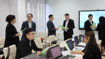 Фотография к новости: Жаңа форматтағы менеджерлердің алғашқы құрамы жасақталды