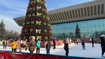 Фотография к новости: Фоторепортаж: Алматыдағы тегін мұз айдындары