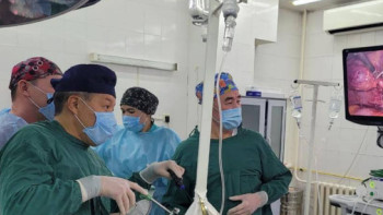 Фотография к новости: Алматыда іші үлкейіп еткен адамға ота жасалды