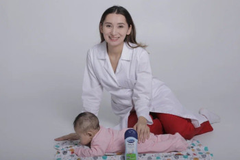 Фотография к новости: Мойын созу, жұлқылау. Сәбиге динамикалық жаттығулар жасау қауіпті – маман