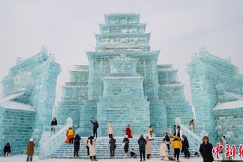 Фотография к новости: Қытайда ерекше мұз қалашық пайда болды