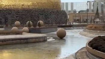 Фотография к новости: Түркістанда желден декоративті шар ұшып кетті