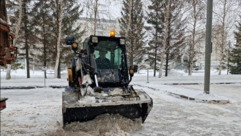 Фотография к новости: Қар тазалау. 1600-ден астам арнайы техника мен 2400-ден астам жұмысшы шықты