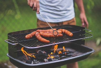 Дәрігер неліктен шұжық рак ауруын туындататынын түсіндірді