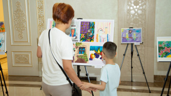 Фотография к новости: 11 баланы тәрбиелеп отырған ана Үкіметке ұсыныс айтты