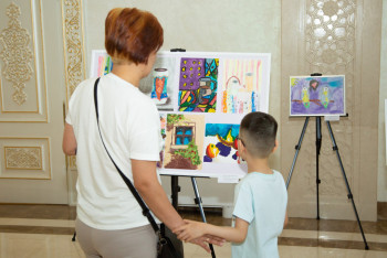 Фотография к новости: 11 баланы тәрбиелеп отырған ана Үкіметке ұсыныс айтты
