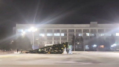 Семейде де қатты жел бас шыршаны құлатты