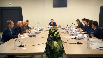 Фотография к новости: Министр Париж Олимпиадасына қатысудан шет қалған волейболшыларды сынға алды