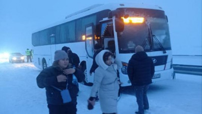 Ақмола облысында бұзылған автобустан 14 адам эвакуацияланды