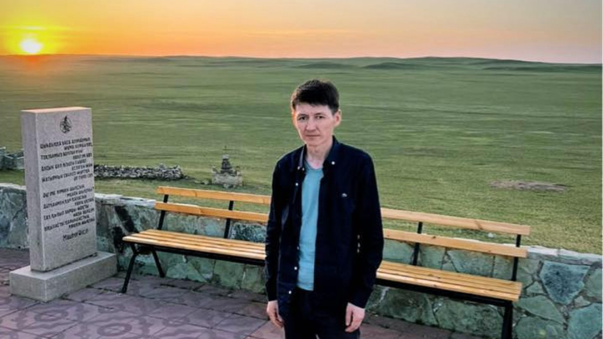 "Қадірің кетер еді...". Омар Жәлел Алтайдағы соңғы қазақ мектебінің түлегі туралы