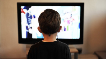 Фотография к новости: "Көк трактор", "Маша мен аю": Балаларымыз қандай тәрбие алып жатыр