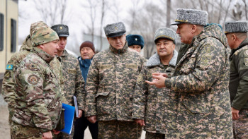 Фотография к новости: Министр гарнизондардағы әскери нысандарды тексерді
