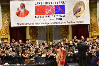 Фотография к новости: Қазақстанның симфониялық оркестрі Үндістандағы фестивальде өнер көрсетті