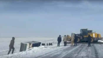 Фотография к новости: Абай облысында 17 жолаушысы бар автобус жолдан шығып кетті