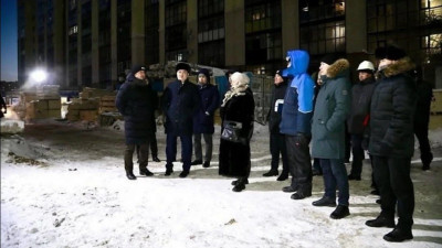 «Жоқ пәтерді сатып жіберген»: Астана әкімі бірқатар құрылыс нысандарын аралады