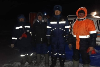 Фотография к новости: Құтқарушылар Балқаш көлінен 3 балықшыны құтқарды