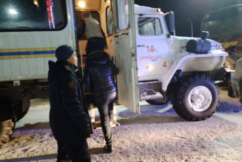 Фотография к новости: Ақтөбе облысындағы автожолда 55 шетелдік азамат құтқарылды