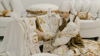 Фотография к новости: "Ұйқың тәтті болсын, бөпешім". Райм мен Ерке баласын бесікке салды