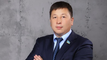 Фотография к новости: "Уланса, кім жауап береді?". Депутат ең ірі мал базарында санитарлық талап сақталмағанын айтты