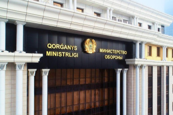 Фотография к новости: Қорғаныс министрінің бірінші орынбасары тағайындалды