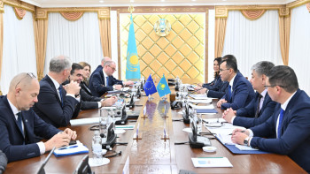 Фотография к новости: Сенат төрағасы Еурокомиссияның вице-президентімен кездесті