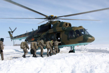 Фотография к новости: Қонаев гарнизонының десантшылары парашютпен алғашқы секірулерін орындады