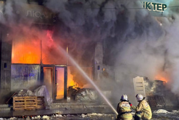 Шымкентте қоймаларымен қоса 4 құрылыс дүкені өртеніп кетті