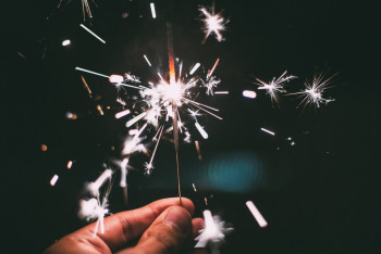 Фотография к новости: Депутат пиротехникалық бұйымдарды елге кіргізуді қатаңдатуды ұсынды