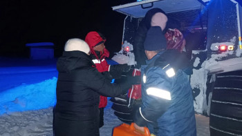 Фотография к новости: ШҚО құтқарушылары жүкті әйелді ауруханаға жеткізді