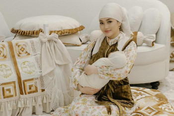 "Артынан ренжімеңіздер": Декретте отырған Ерке Есмахан халықтан сүйінші сұрады