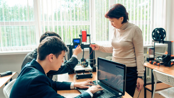 Фотография к новости: Елімізде қай пәннің мұғаліміне сұраныс көп?