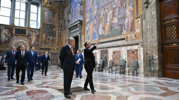 Фотография к новости: Мемлекет басшысы Ватикандағы музейге барды