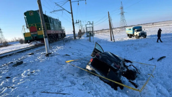 Фотография к новости: Ақмола облысында автокөлік пен электровоз соқтығысты