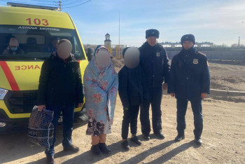 Фотография к новости: Қызылордада мұз үстіне құлаған жасөспірімдер құтқарылды