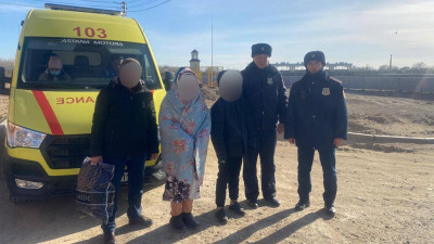 Қызылордада мұз үстіне құлаған жасөспірімдер құтқарылды