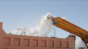 Фотография к новости: Алматыда 40 мың текше метрге жуық қар шығарылды