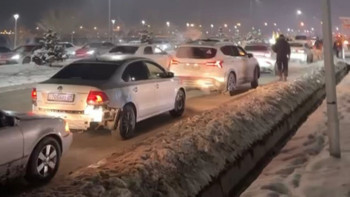 Фотография к новости: Алматыда жер сілкінісінен көлік кептелісі пайда болды