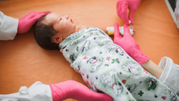 Фотография к новости: "Сәби бесіктен құлаған". Жер сілкінісінен қанша бала зардап шеккені анықталды