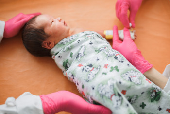 "Сәби бесіктен құлаған". Жер сілкінісінен қанша бала зардап шеккені анықталды