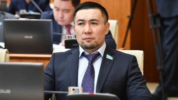 Фотография к новости: «Ойлан, тәубеңе кел». Депутат жер сілкінісі туралы пікір білдірді