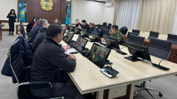 Фотография к новости: Ерболат Досаев жедел штабтың шұғыл отырысын өткізіп жатыр